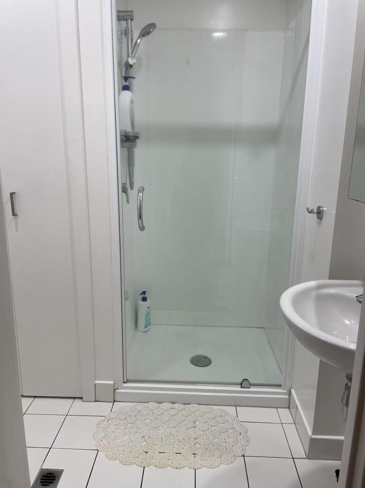 Apartment Arthur House 2 Bedrooms Balcony Good View Wifi Easy Parking *